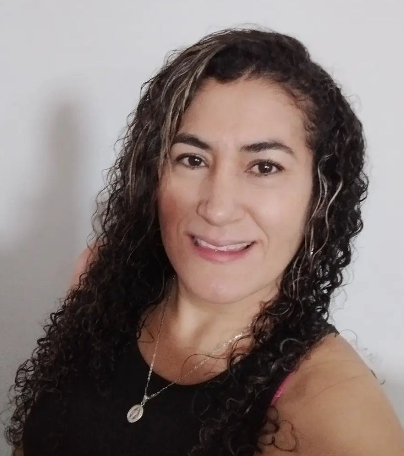 <em>angela urrea </em>